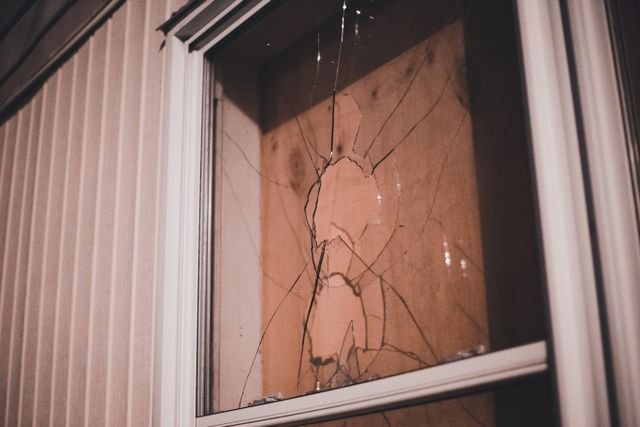 Glass Repair in Tullamarine: What the North-Western Suburbs Actually Need From a Glazier